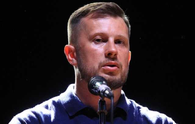 Хищения в "оборонке": "Нацкорпус" дал Порошенко неделю на арест Гладковских