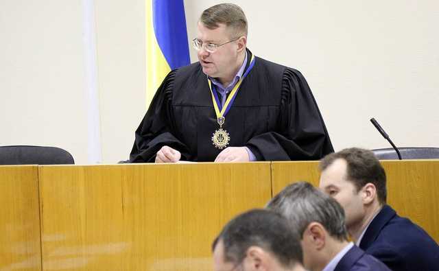 Судья, закрывший дело против Гладковского-младшего, получил наградной пистолет — Дубинский