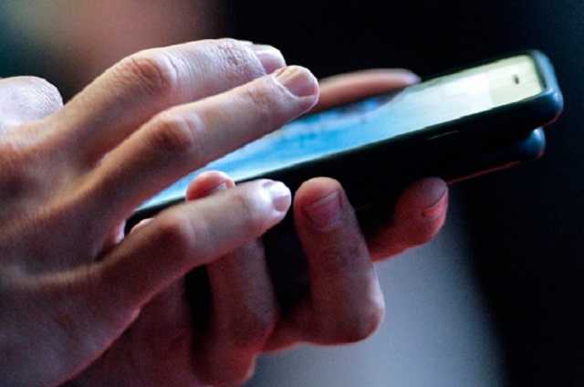 B Украине хотят ограничить мобильную связь во время военного положения