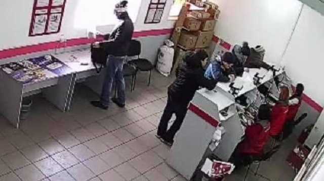 В Росси клиент “Новой почты” украл коробку сбора средств для ребенка