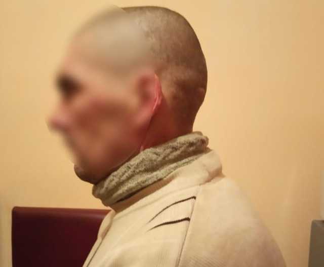 Под Киевом мужчина на почве ревности перерезал горло товарищу и попытался убежать