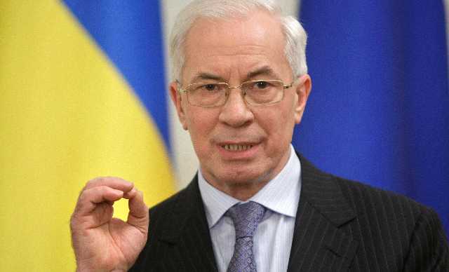 Азаров назвал Зеленского способным и талантливым человеком