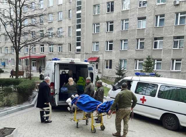 Во Львов прибыл борт с ранеными бойцами ВСУ