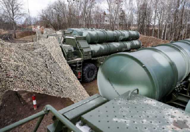 Россия развернула у границы зенитные ракетные комплексы