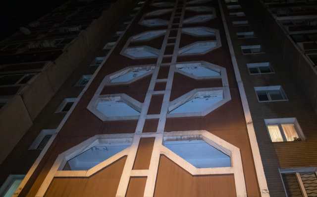 В Киеве 18-летний парень выпрыгнул с общего балкона многоэтажки