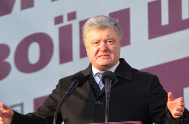 Чому на мітингах Порошенко говорить без запинки: на Закарпатті розкрили секрет