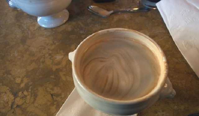 Антисанитария, просрочка и плесень: как украинцев травят в кофейнях