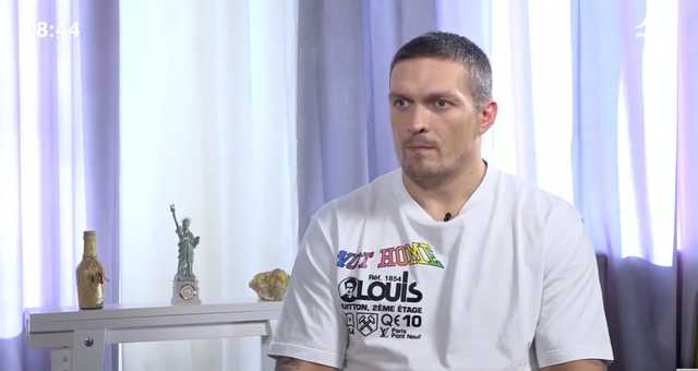 Усик поклялся в верности Украине