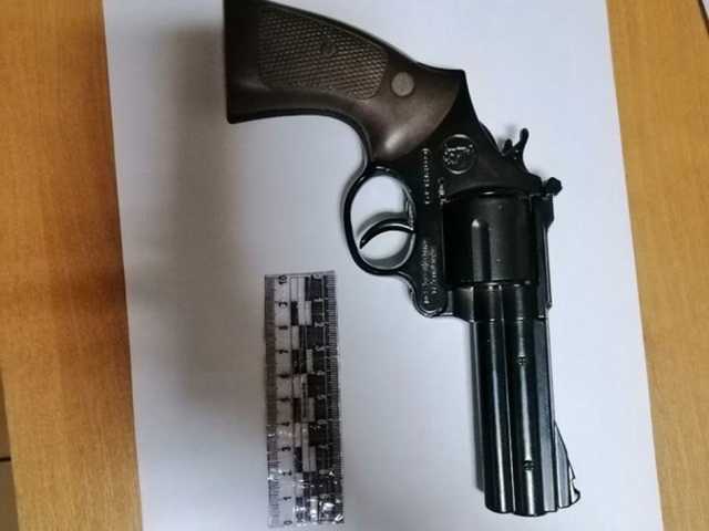 На Волыни мужчина устроил стрельбу на остановке транспорта