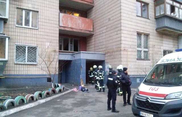 Вынесло двери и окна: в Киеве прогремел мощный взрыв в жилом доме