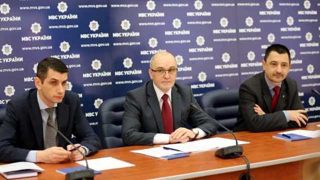 Подразделения МВД переходят на усиленный режим работы