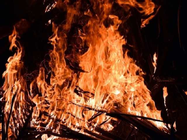 Под Николаевом парень в приступе эпилепсии упал в костер