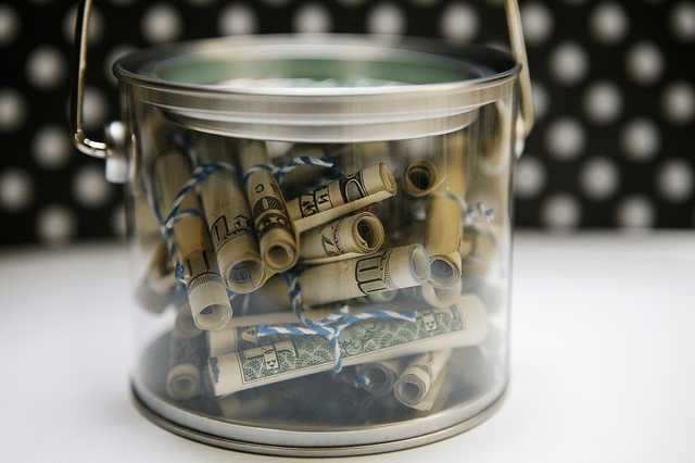 У Полтаві подружжя держслужбовців отримало подарунків на понад мільйон