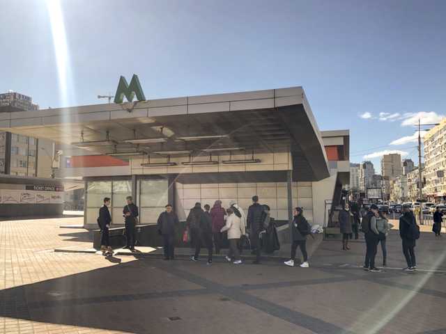 На центральной станции метро в Киеве умер пассажир