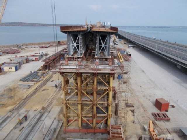 Перегрузки не грозят: в сети показали свежее фото Крымского моста