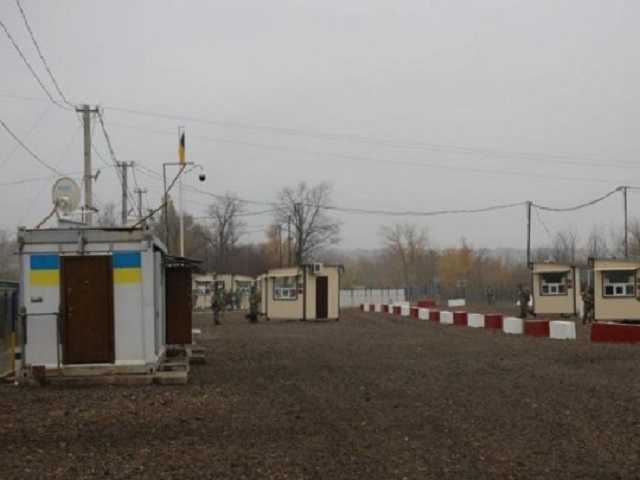 Боевики снова обстреляли КПВВ "Золотое" перед его открытием