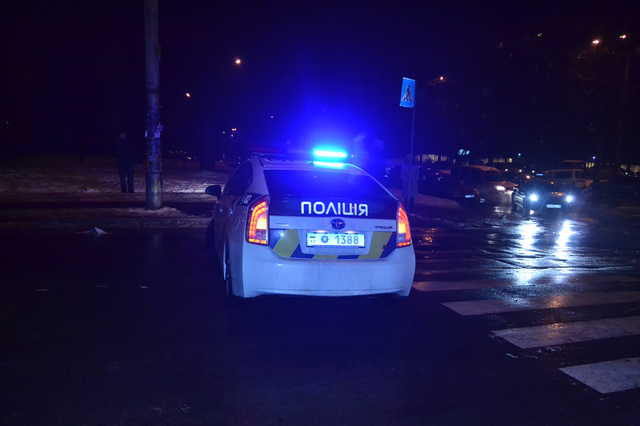 В Запорожье девушке в подъезде проломили голову