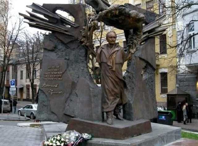 За что и как убили Вячеслава Черновола