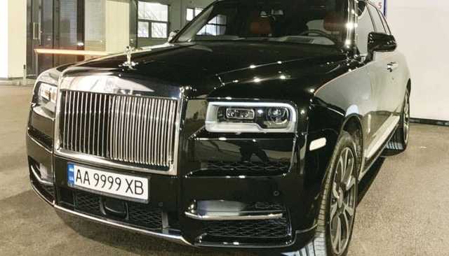 В Киеве появился элитный внедорожник “Роллс Ройс” стоимостью 12,5 млн