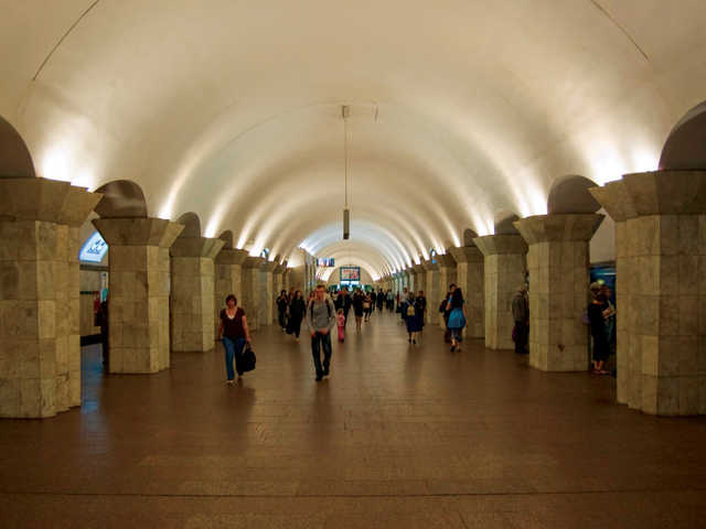 Киевлян нахально грабят на Майдане: два кавказца безнаказанно отбирают ценности у прохожих