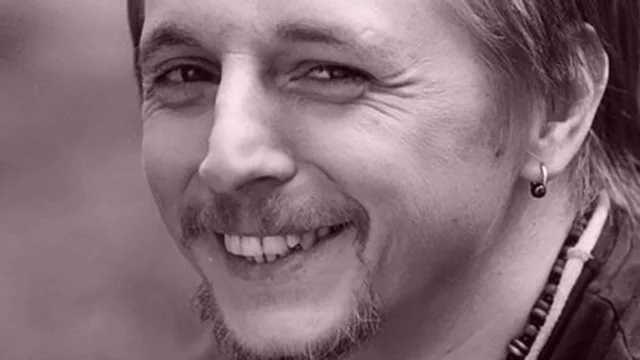 Відомому телеведучому, який загинув 10 років тому прийшло запрошення на вибори