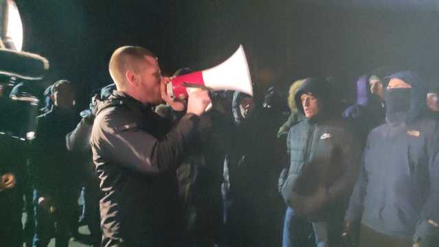 «Нацкорпус» розписав маєток Медведчука нецензурною лайкою