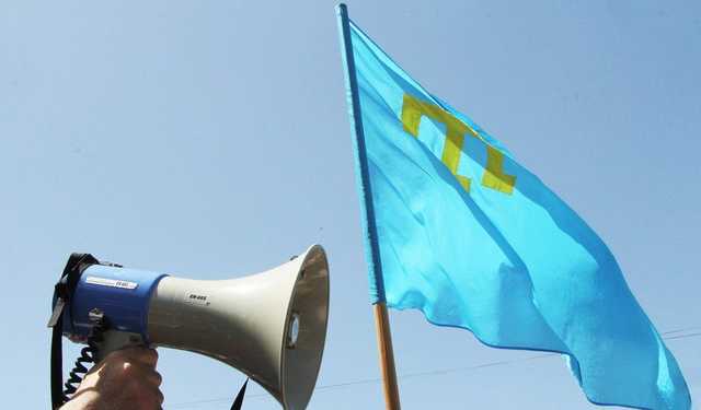 П’ятьох кримських татар, затриманих під час обшуків у Криму, взяли під варту