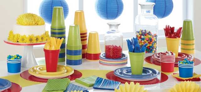 Европарламент ввел с 2021 года запрет на пластиковую посуду