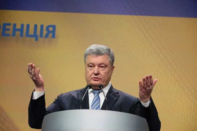 «Расстрелять»: Порошенко на закрытой встрече с блогерами раскритиковал аферы в «Укроборонпроме»