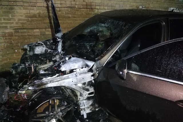 В центре Харькова ночью сгорел «Mercedes»