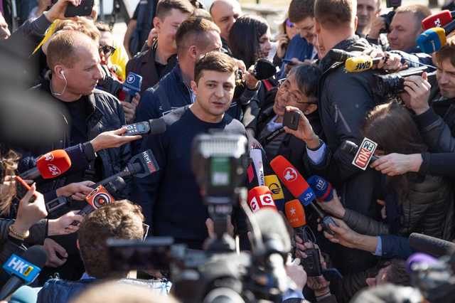 Зеленский согласился на дебаты с Порошенко