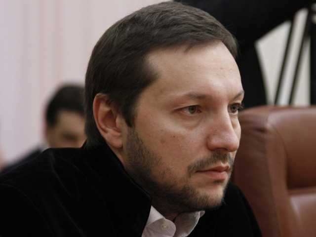 Стала известна зарплата Юрия Стеця