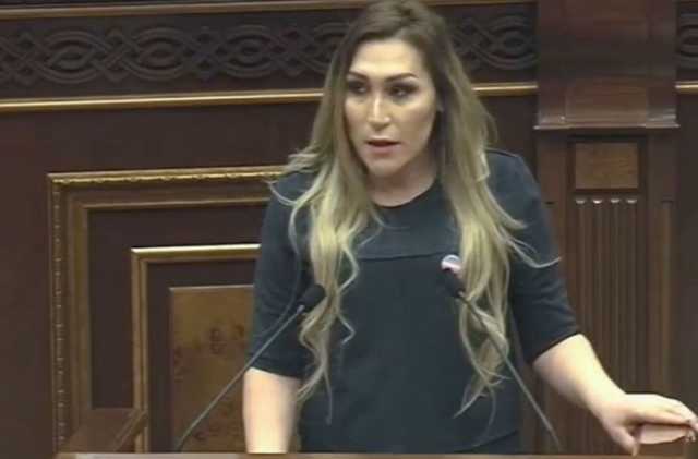 В парламенте Армении впервые выступила трансгендер