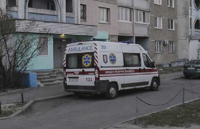 В Киеве на Троещине женщина повесилась в собственной квартире