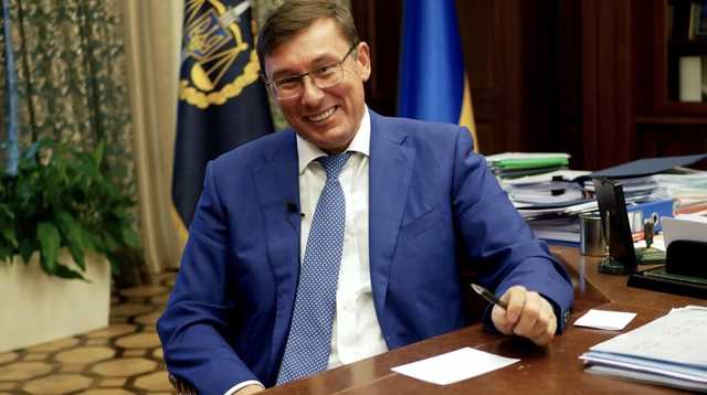 «Дополнительные голоса Зеленскому». Адвокат Цыганков прокомментировал решение Луценко отстранить прокурора, вручившего подозрения окружению Порошенко