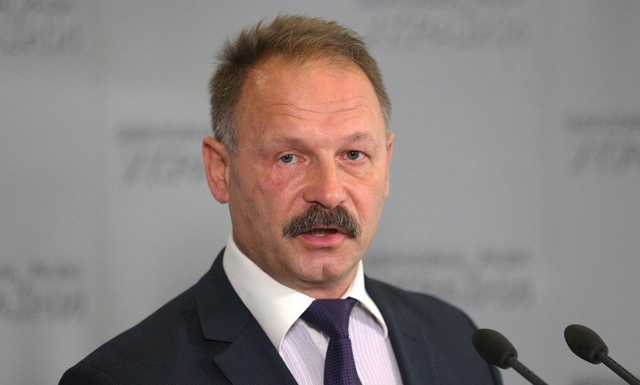 «Господин Барна не первый раз этим занимается». Сторонник Зеленского прокомментировал нападение нардепа