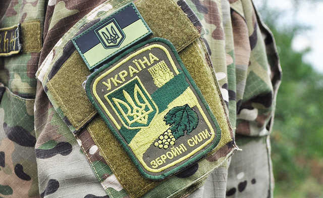 В Харькове командира армейского взвода поймали на взятке от подчиненного