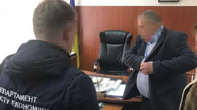 В Виннице чиновника поймали на взятке