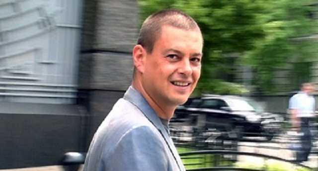 Суд отменил решение о выдворении политтехнолога Шувалова - СМИ