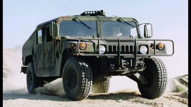 В Одессу прибыли 35 американских боевых машин Hummer