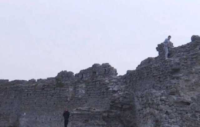 В Тернопільській області з гори обірвалась 16-річна дівчина, яка хотіла зробити селфі