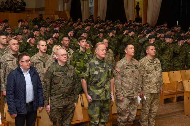 Канада провела ротацію своїх військових в Україні