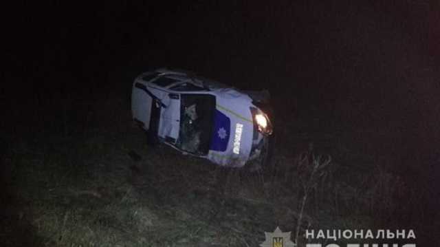 Вылетели в кювет: в Тернопольской области полицейские попали в ДТП