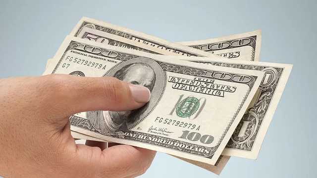 Доллар начал расти перед вторым туром выборов