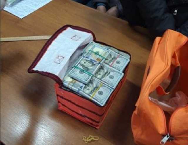 На Сумщине у депутата изъяли 380 тысяч долларов