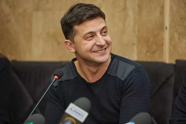 Суд отказался запретить Зеленскому пользоваться личной страницей в Facebook