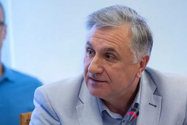 Член НАПНУ призвал ЦИК обнародовать документ, подтверждающий владение Зеленского украинским языком