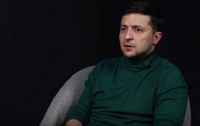 Иск против кандидата: украинцы массово поддерживают Зеленского и злословят Порошенко