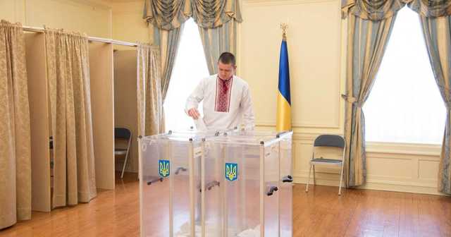 ЦИК обработала 99% протоколов с зарубежных избирательных участков. Лидирует Порошенко