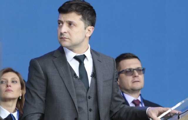 Адвокат, подававший иск о снятии с регистрации Зеленского, поздравил его с победой